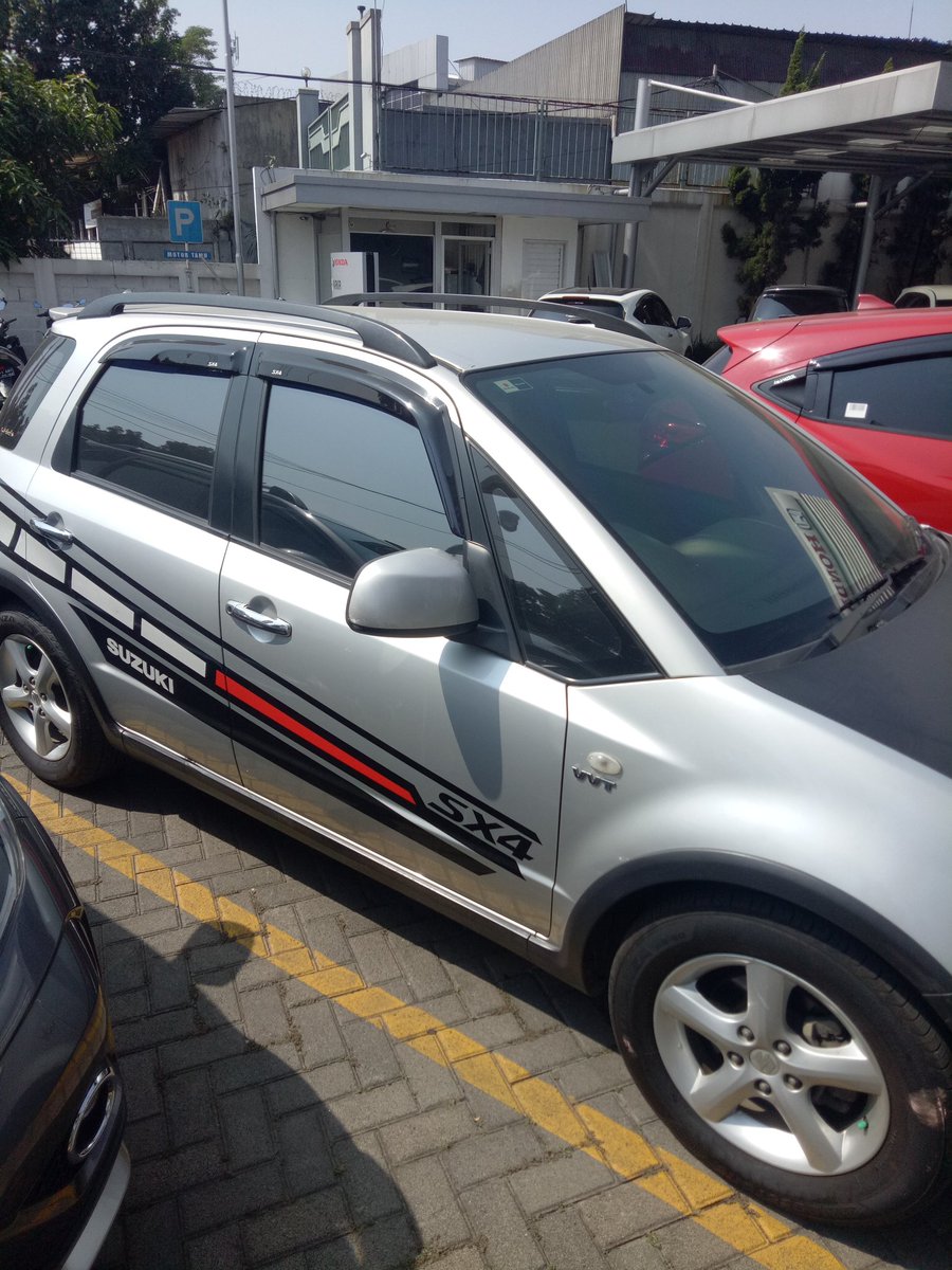 Lintang Pratama On Twitter Wts Suzuki Sx4 X Over Tahun 2009