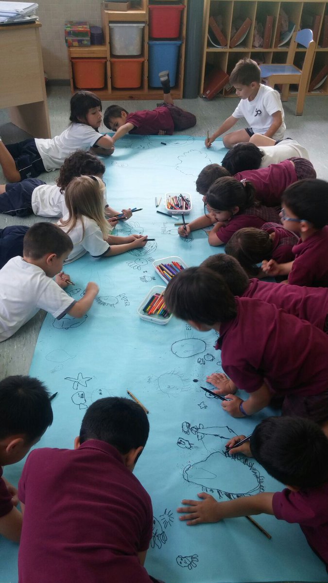 InfantilBllc's tweet photo. We are drawing sea animals!! #P4InfantilBllc #pseudoprojecte #mónmarí #kidslearningenglish https://t.co/npls95eFGd
