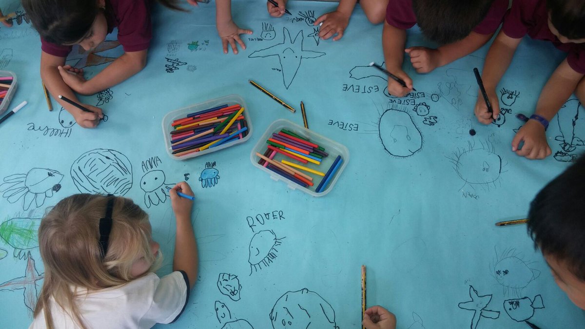 InfantilBllc's tweet photo. We are drawing sea animals!! #P4InfantilBllc #pseudoprojecte #mónmarí #kidslearningenglish https://t.co/npls95eFGd