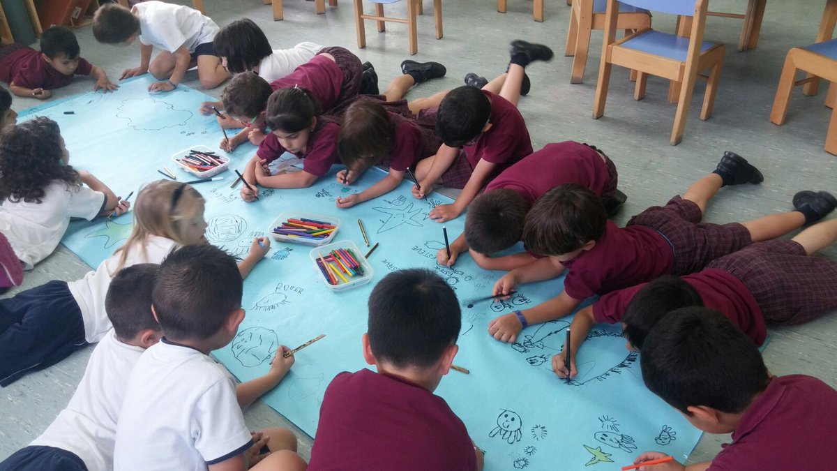 InfantilBllc's tweet photo. We are drawing sea animals!! #P4InfantilBllc #pseudoprojecte #mónmarí #kidslearningenglish https://t.co/npls95eFGd
