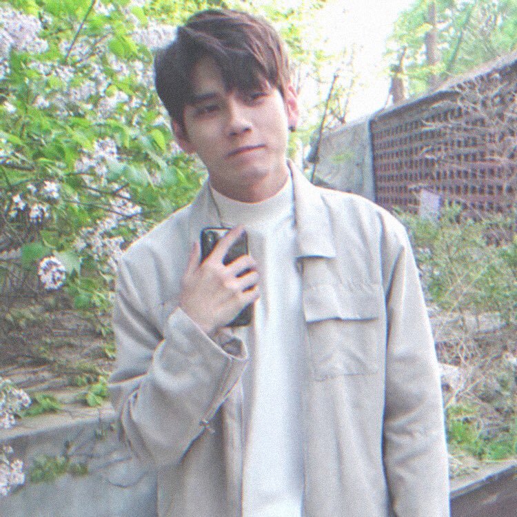 the813Degrees's tweet photo. กำลังใจในการทำงาน ก็คือเปิดรูปแฟนดูครับ https://t.co/F2vaQnsWbT