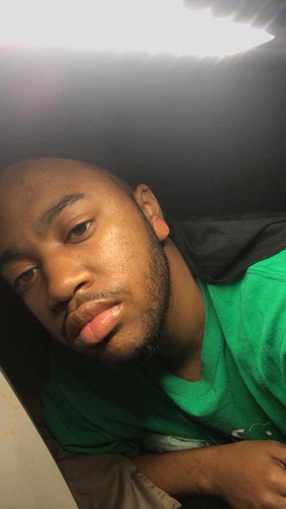 316amDani's tweet photo. Why sleep when you can take photos . But really i hate these i just felt like posting myself . https://t.co/hGYI60vQt0