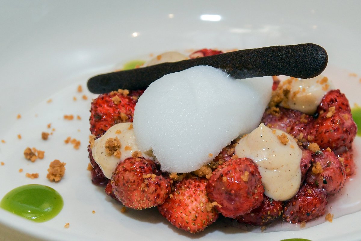 trencadish's tweet photo. Postres de verano en #trencadish #elRestauranteSecreto https://t.co/jRIjaPZKlh