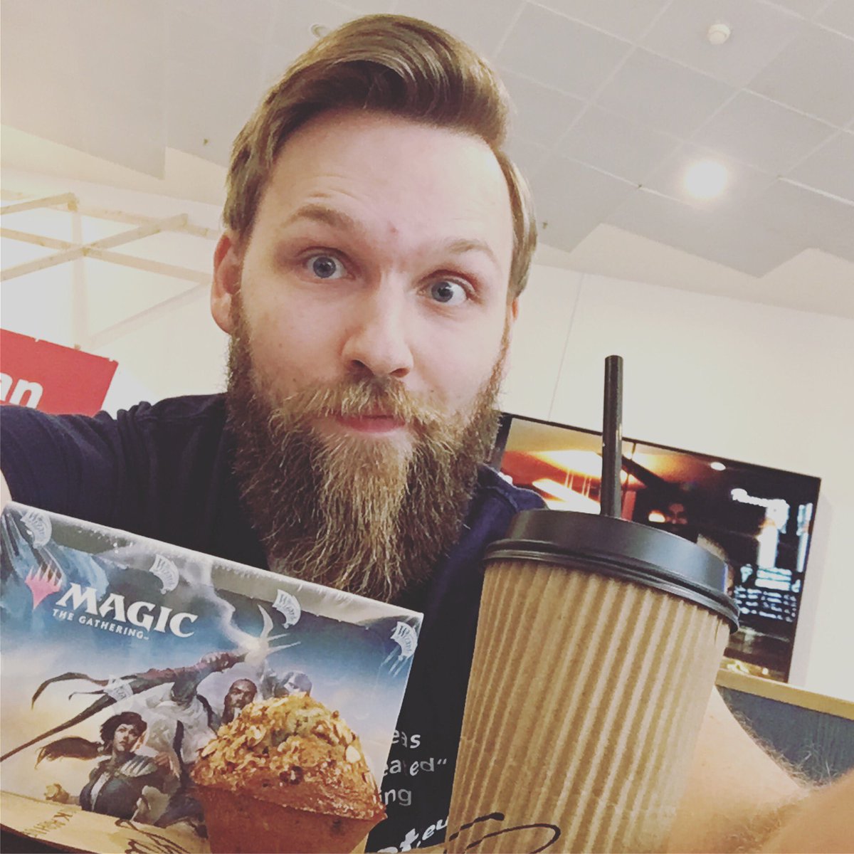 Andifeated_MTG's tweet photo. Won a booster box and fun memories with new friends but no pro points or cash due to my worst day two performance ever @ #GPCopen. I’d call it a success anyway and look forward to my flight home. https://t.co/g5BRxt7iwm