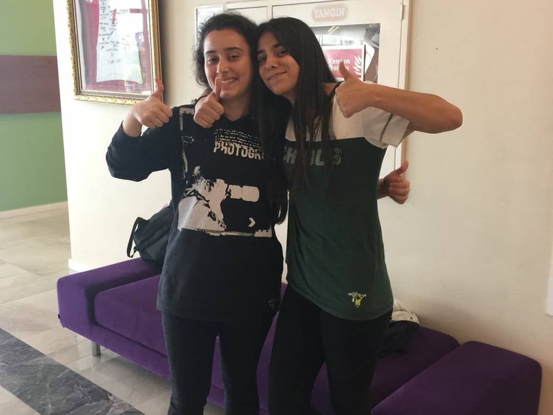 Pearson Assured Certificates have been given at the ceremony.
@Didem_Ozgul <a href="/berna_tamusta/">Berna Tamusta</a> <a href="/avarezgi/">Ezgi Avar</a> <a href="/zeren_eren/">Zeren Eren</a> <a href="/ABEKDA/">Ali BEKDAŞ</a> <a href="/tugbaakyuzz/">Tuğba Akyüz</a> @DogaHighELT