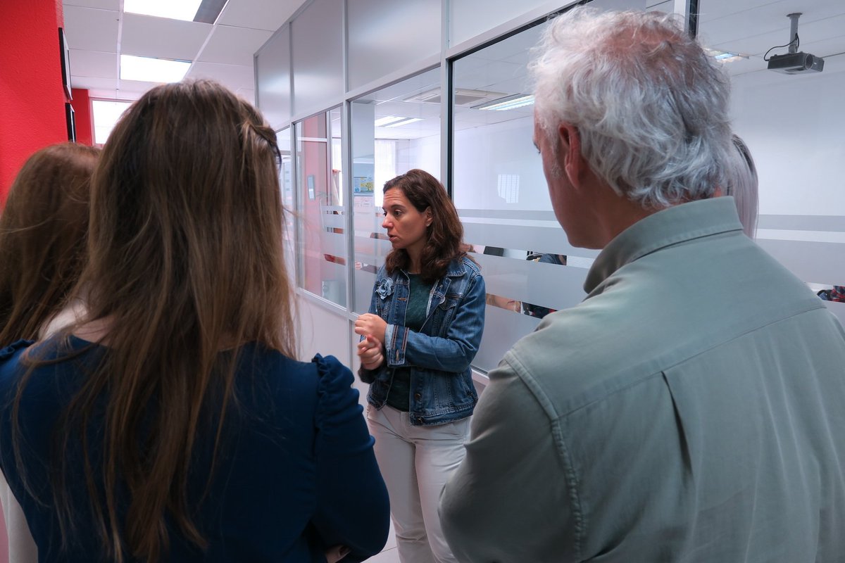 aytogetafe's tweet photo. La alcaldesa, acompañada por las concejalas de Bienestar Social y #Empleo, han estado esta mañana visitando las instalaciones de @ymca_esp en #Getafe para conocer mejor el trabajo que llevan a cabo https://t.co/dVsojt6qaK