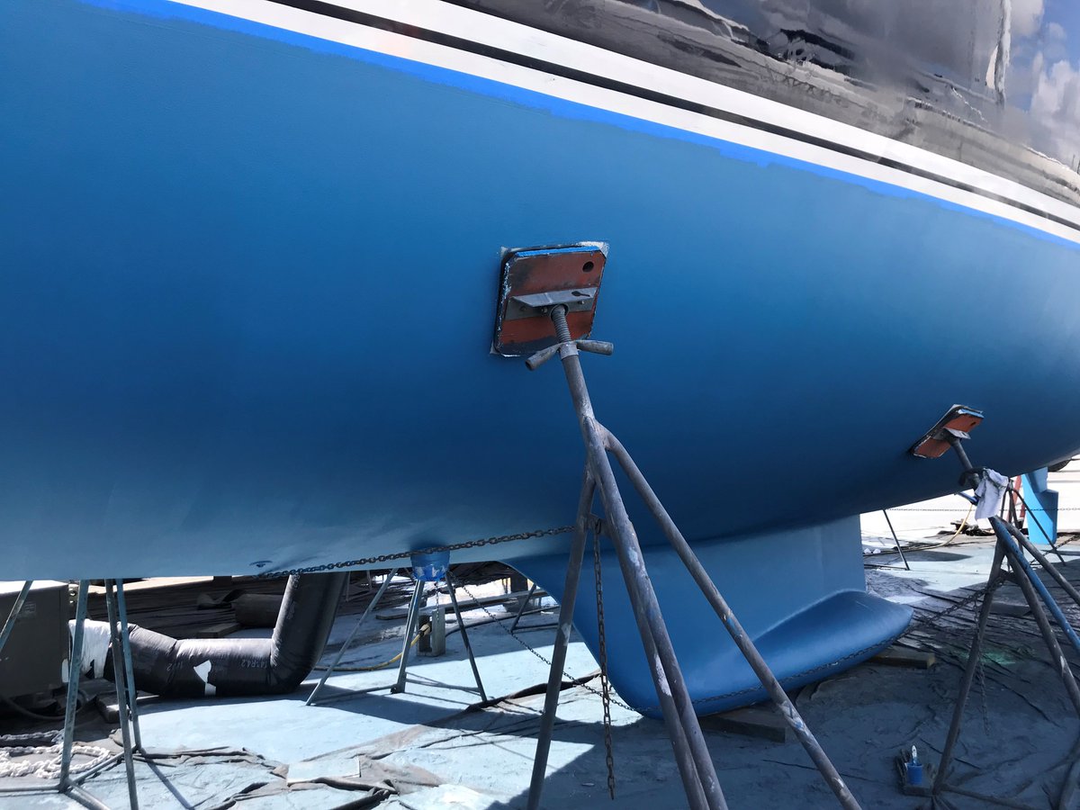 SeaHawkEurope's tweet photo. Projects: Finishing touches happening this morning on  a #HylasYachts 70' yacht "Destiny" 
Sea Hawk Paints product used - 2 coats Tuff Stuff Epoxy Primer - 2 coats #AF33 harder ablative (self-polishing) #antifoulant

#antifoul #sailing #TuffStuff @seahawkpaints @Ocean_Footprint https://t.co/lRZOut1xmU