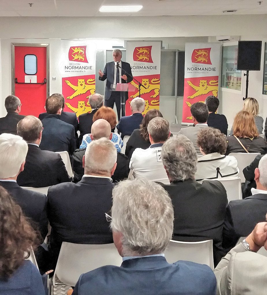 CGourneyLeconte's tweet photo. Avec #HerveMorin #RegionNormandie à la #LaNormandise #Vire pour présenter aux entreprises, aux partenaires et à la presse les nouvelles #formations #BTS en #alternance "Maintenance des systèmes de production" et "Métiers de la mode" sur le bassin Virois! #Normandie #DevEco https://t.co/oBAfRILWmn