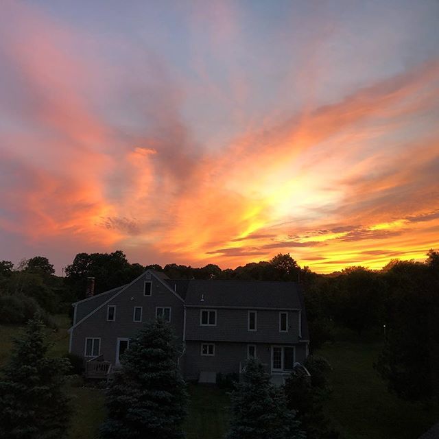 OnePlanetEN's tweet image. Exploding Sunset last night - nature’s brilliance ift.tt/2HDbCCU