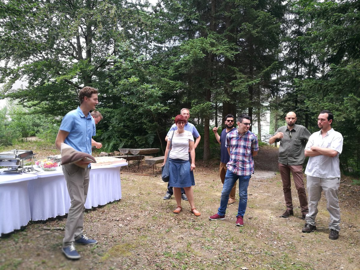 DoroFischer's tweet photo. Outdoor #coworking in #Slovenia - such a great idea!! #incomeproject https://t.co/wUkd7AMCTp