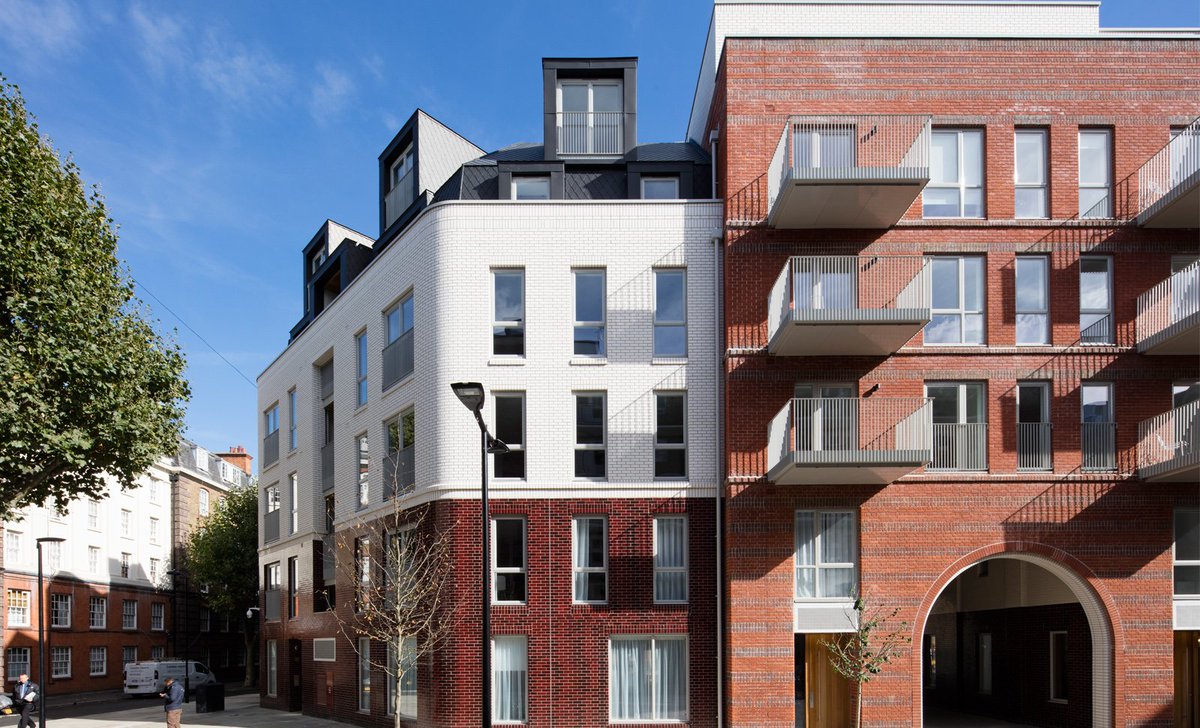 A CELEBRATION OF BRICK AND LOCAL HERITAGE
Two brick-built residential buildings by <a href="/MatthewLloydArc/">Matthew Lloyd Architects</a>, together with a landscaped court, make a bold yet sympathetic addition to the Bourne Estate. Read more in this week's Brick Bulletin: bit.ly/2sPfwUF
#Brick