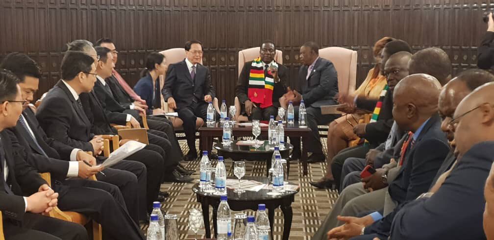 RangaMberi's tweet image. The Chinese business delegation vs the Zim Govt delegation. 

You see part of what’s wrong with my country?