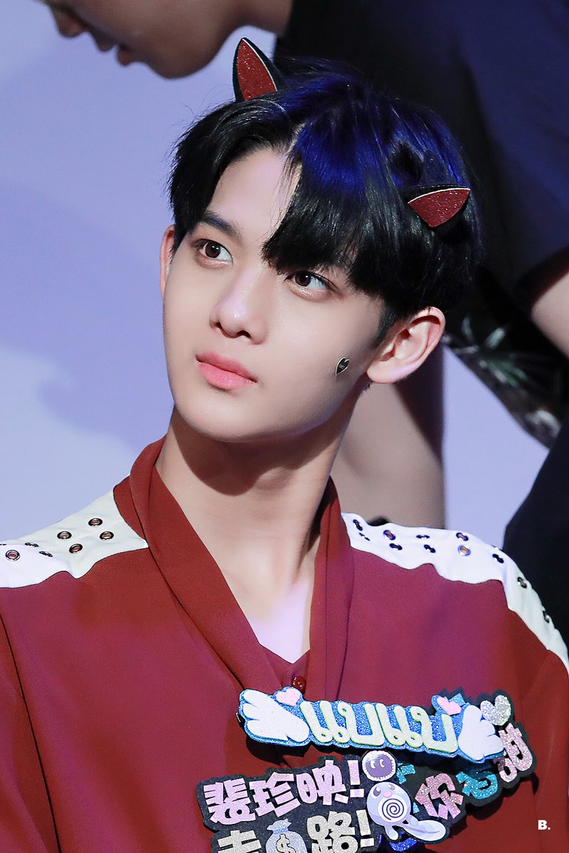 bbb_0510's tweet photo. 180610 핫트랙스 팬싸인회 #배진영
사람이 말이야 적당히 귀여워야지 https://t.co/pgXk3C47Gt