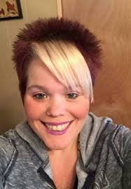 julieke_benoit's tweet photo. Wat is jullie favoriete kortpittige kapsel? Bij mij winnen de bordeaux piekjes met een blonde bles https://t.co/3gT526ULk0