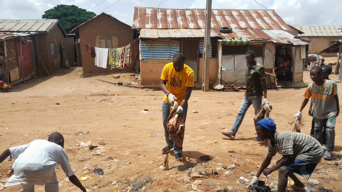 TrashHeroABJ's tweet photo. 1)@TrashHeroABJ adopts a community involvement strategy (CIS) where we directly coordinate and involve community members in taking responsibility of cleaning their environment.@UNEP_EU @FMEnvng @iujibril @ANZISM1 @nesrea @AsoRock @dw_environment @EcoInternet3 https://t.co/dNGzjLtGDX