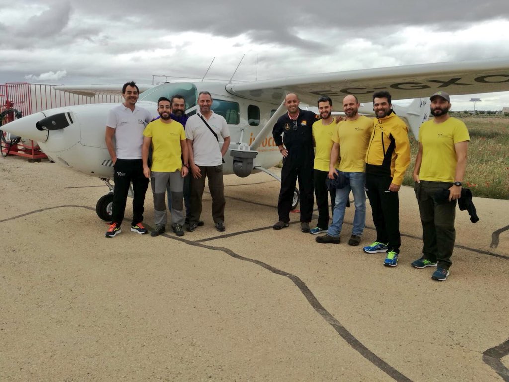 Plan_INFOCAM's tweet photo. Jornada preparatoria de campaña entre la Unidad de Análisis y Planificación #UNAP y la de Coordinación de Medios Aéreos 🚁#ACOCLM en nuestra base d #Lillo en la provincia de #Toledo. #DispositivoIIFF #IIFF Recordamos q estamos en riesgo alto ✖️ #IIFF y no hay q bajar la guardia https://t.co/5mqhVkFw7d