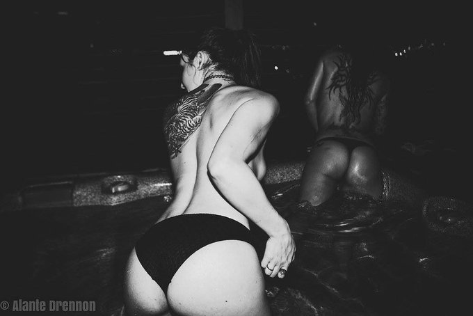 #Twitterafterdark https://t.co/6gLZR0eLBR<a href="/tag/twitterafterdark"class="tags">#Twitterafterdark</a>