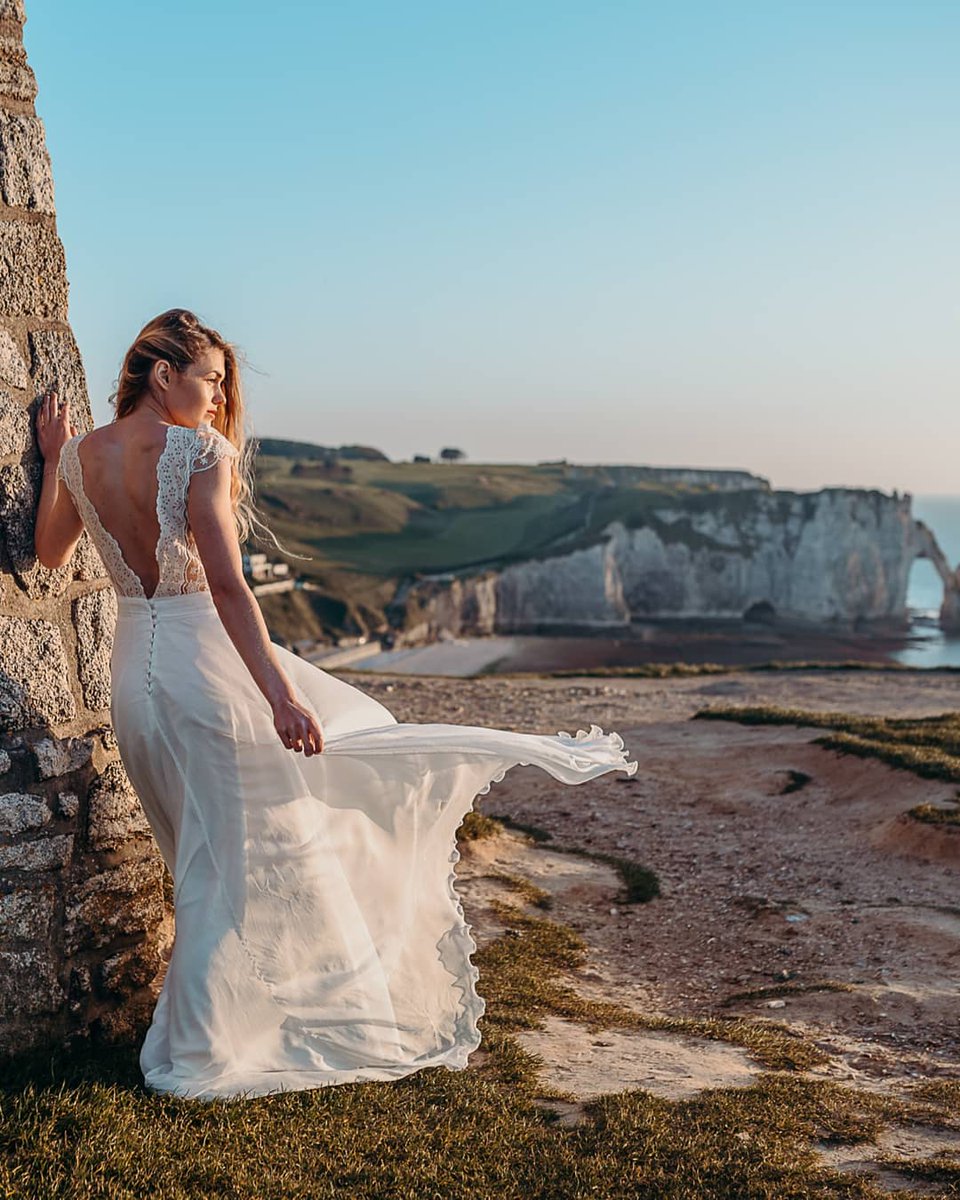 Adeline_Bauwin's tweet photo. It's a little bit funny, this feeling inside♡Your Song♡ #nouvellecollection 
#weddingdress #bridalfashion #bridaldress #robedemariee #mariage #wedding #mariee #lace  #madeinfrance #futuremariee #bridetobe #frenchwedding #handmade #couture #dosnu #creation #adelinebauwin https://t.co/jZSS7zkiux