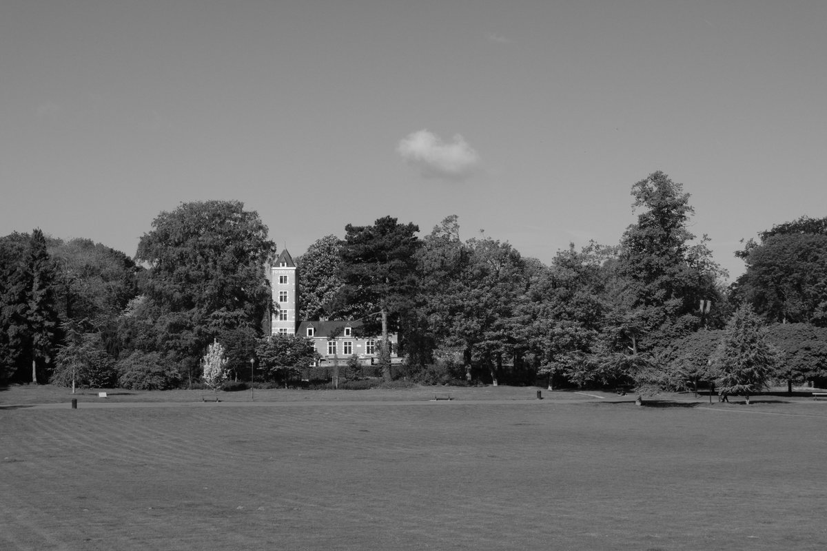 RobertChiorbeja's tweet photo. Stuyvenbergh Castle

#Stuyvenbergh #park #laeken #bruxelles #belgium #grass #trees #sky #cloud #beautiful #photography #photographer #blackandwhite #blackandwhitephotography #monochrome #monochromephotography #fujifilm #fujinon #xt20 #fujifilm_xseries #landscape #nature https://t.co/DrspSfVCgn