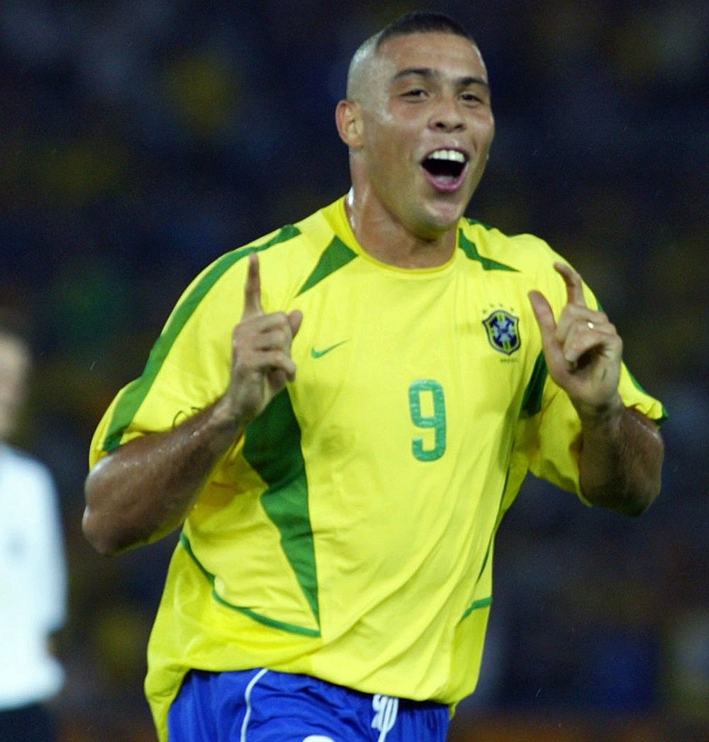 goal's tweet photo. Neymar is now joint third on Brazil's all-time top goalscorer list!  🇧🇷

7️⃣7️⃣ - Pele
6️⃣2️⃣ - Ronaldo
5️⃣5️⃣ - Romario, Neymar https://t.co/J8VsIZnkmi