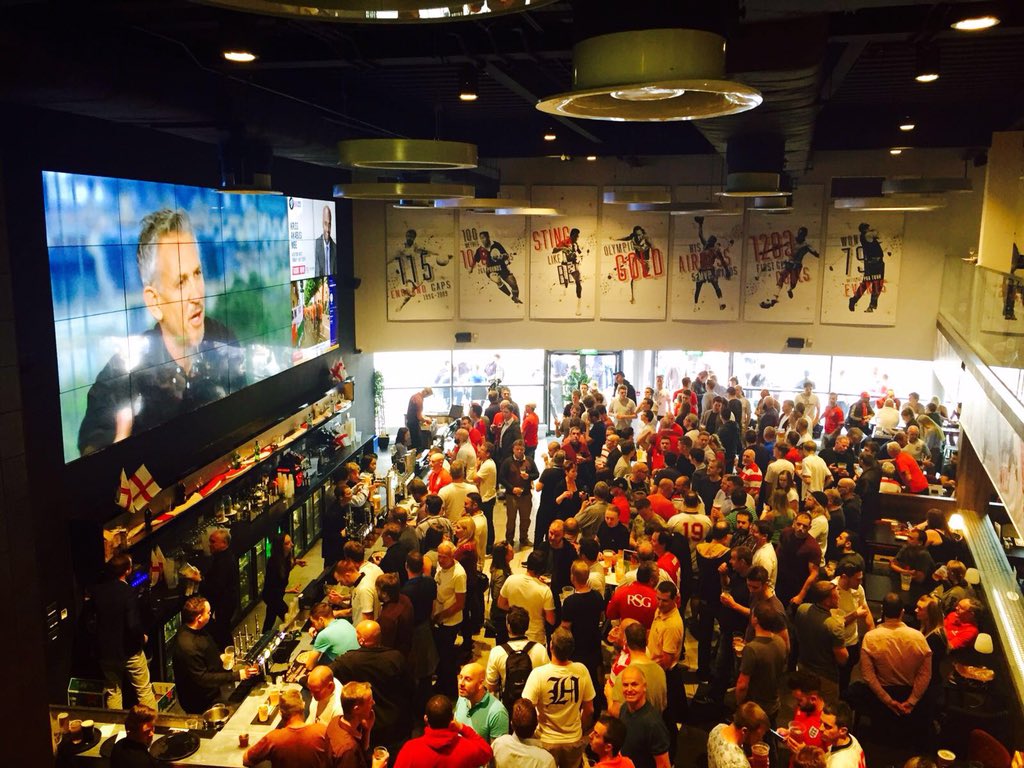 ashtongatestad's tweet image. THROW BACK: This time 2 years ago in Sports Bar watching the Euros #ashtongate #bigscreen #England #atmosphere #fans