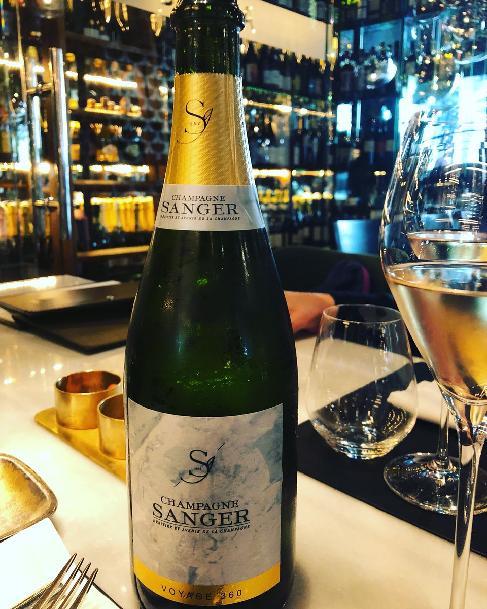 elportaltaberna's tweet photo. #Lunes en El Portal #Champagne y #Calamares
El Portal #monday #summer taste #calamary & Champagne https://t.co/MFSW61f5NS