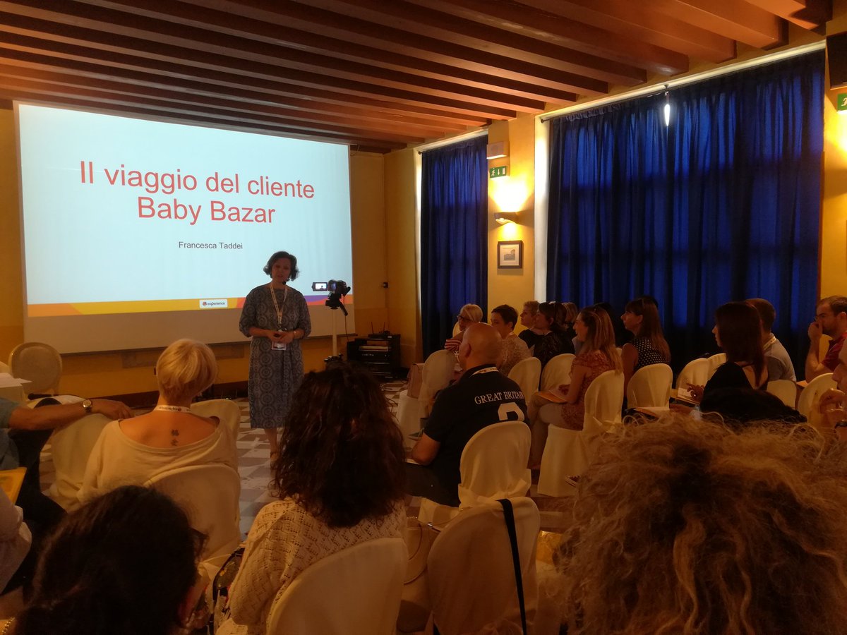 Con #FrancescaTaddei apriamo questa seconda giornata di #exp18, parlando del #viaggiodelcliente. 🛍️