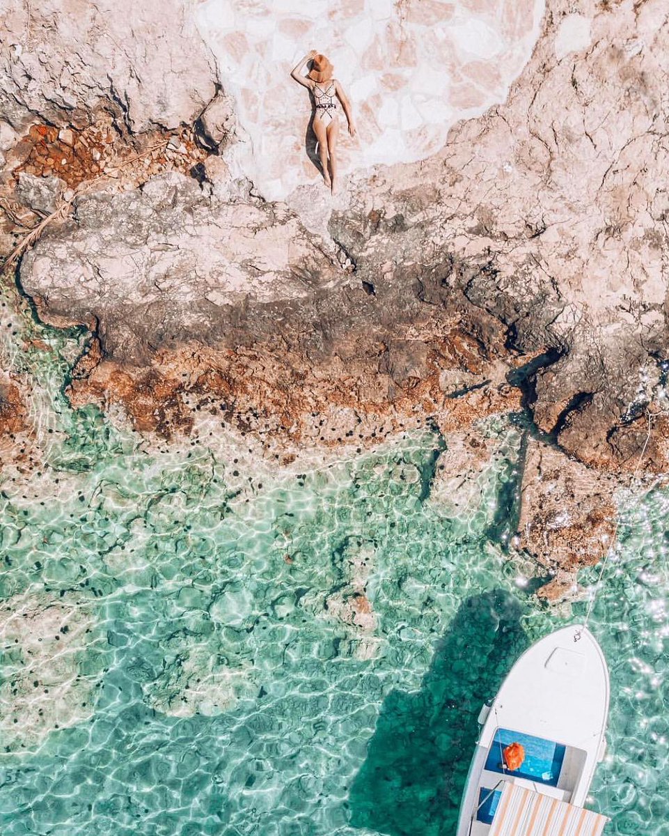 blitz_travel's tweet photo. Embrace the beginning of the week with beautiful Pakleni islands near the island of Hvar 🏝
Photo by instagramer @floradallevacche
#Croatia #Hvar #PakleniIslands #Palmizana #IslandLife #AdriaticSea #PictureOfTheDay #Vacation #Summer2018 #MondayMorning #CroatiaFullOfLife https://t.co/WStSeLCOio