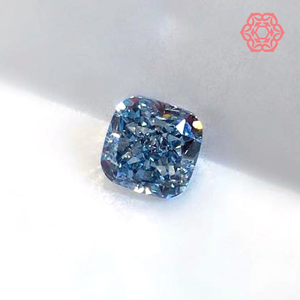 CelestialDmnds's tweet photo. Naturally mined diamonds are relatively rare and considered all the more precious! Check out this fancy blue diamond one of the most beloved diamond colour - available at #celestialdiamonds 

#bluediamond #colourdiamonds #brilliance #sparkle #fire #bridal #engagementring #london https://t.co/f1tiywvC61