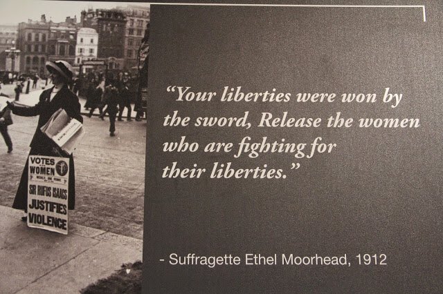 ResearchFiona's tweet photo. Great article in Friday’s #stirlingobserver about our @processions2018 banner starring #ethelmoorhead the suffragette who smashed a glass cabinet @WallaceMonument containing Wallace’s sword 🗡, leaving him a message 📝& spending 6 days in prison 🏢 as a result! https://t.co/2sULq8xScZ