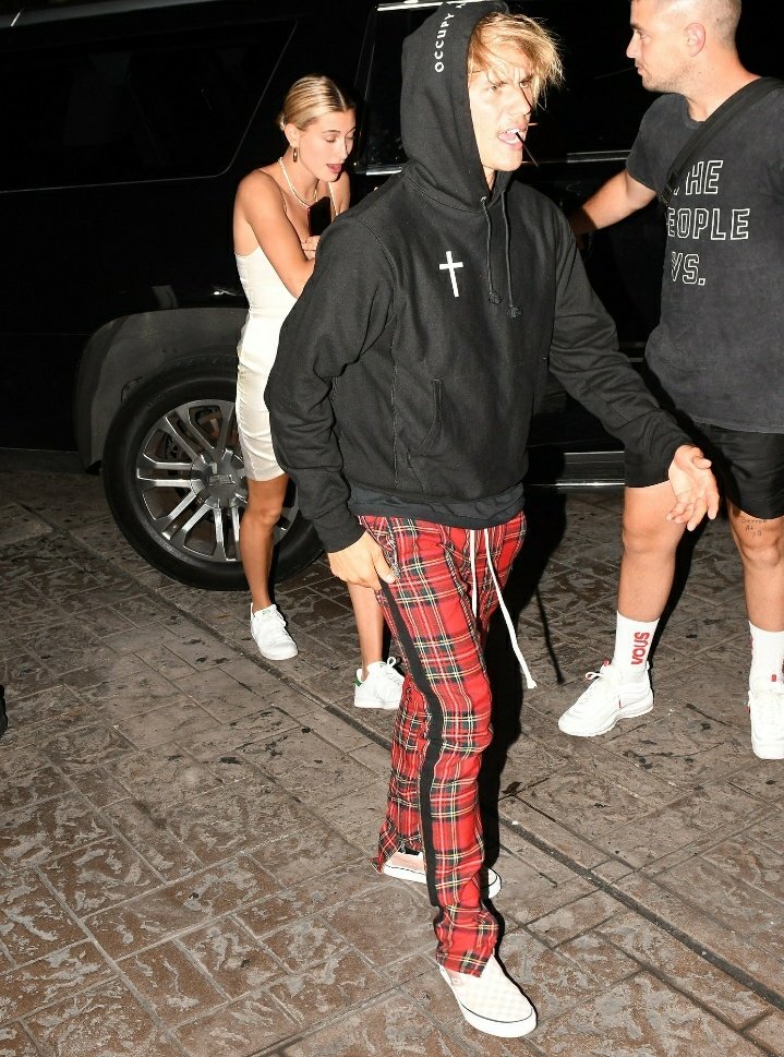 jonasbiebss's tweet photo. @justinbieber @haileybaldwin 2018 #jaileyIsReal https://t.co/IWJmxhHcsh