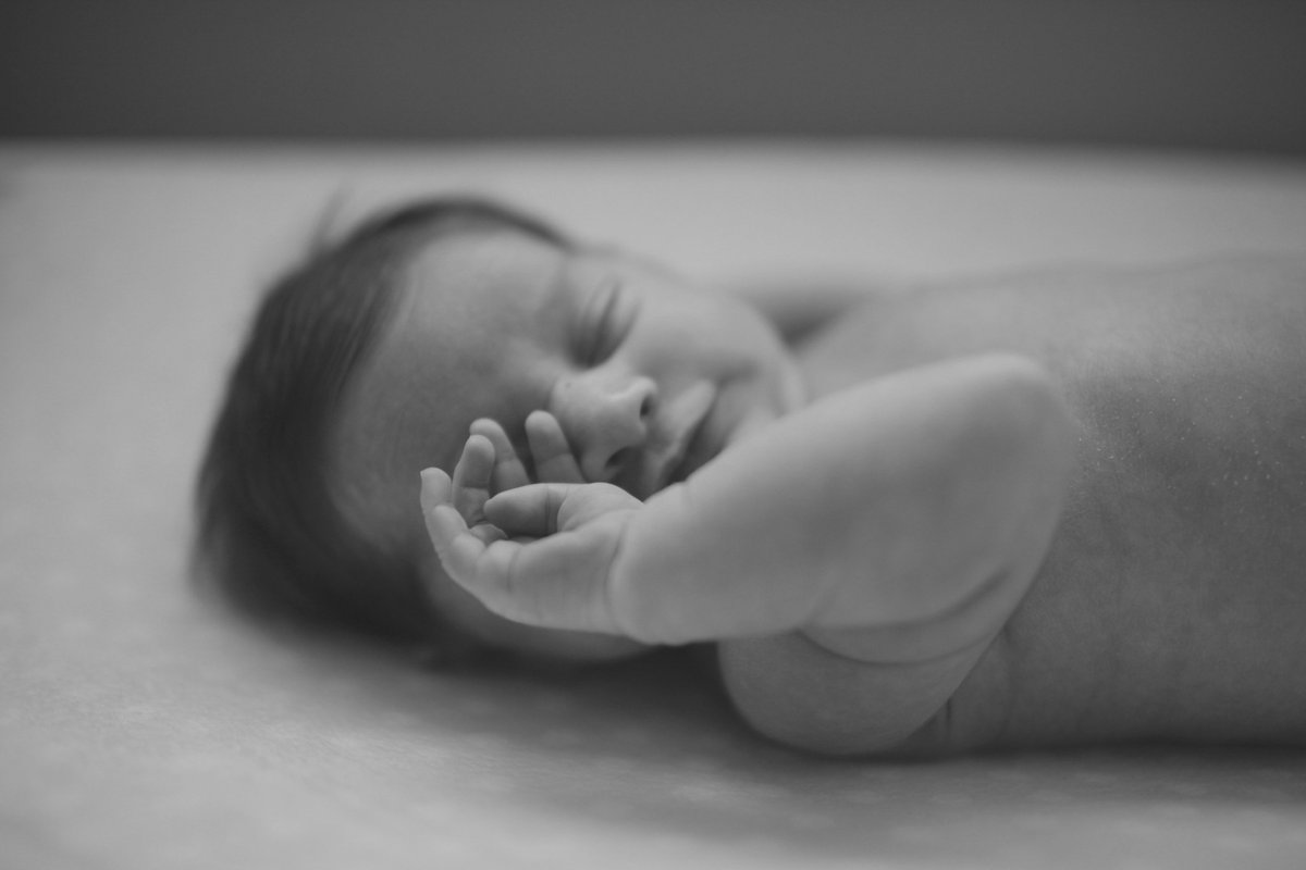 nourishedbabe's tweet photo. Naps, the secret sauce of parenting! Establish a naptime routine with your little one so there's no fuss when the clock strikes #momtime. https://t.co/1kQrLJ6WZ7 https://t.co/qb2faRk9Bj