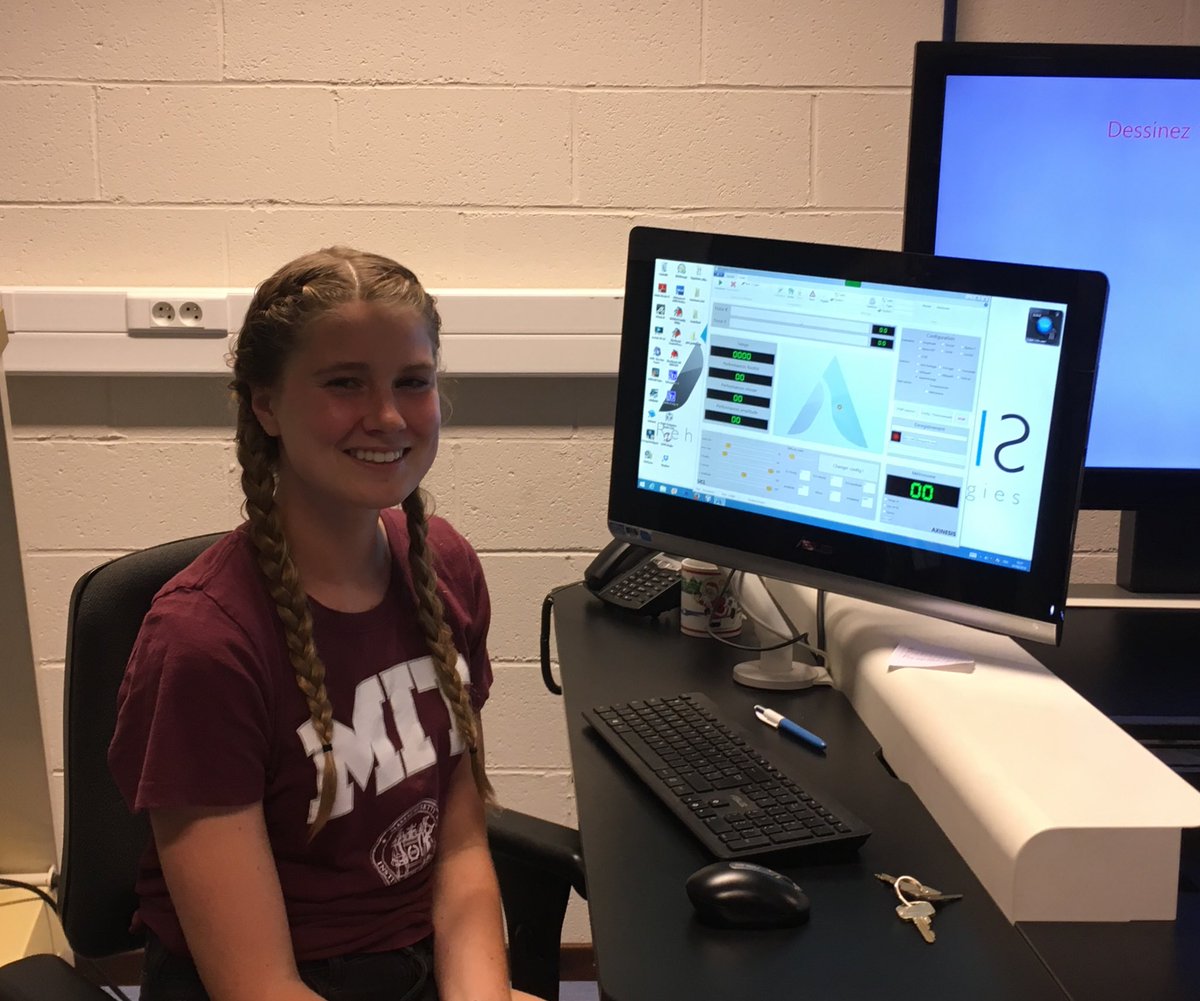 EPL_UCLouvain's tweet photo. This summer Gabrielle Enns will be working w/t Prof. Ronsse on the #REAplan #robot to help the rehabilitation of stroke patients. Her project: to think of a task for the robot & then program it. #UCLouvain & @MISTIatMIT exchange prog. https://t.co/fqNhh9ogLx https://t.co/FCvTQhgkfh