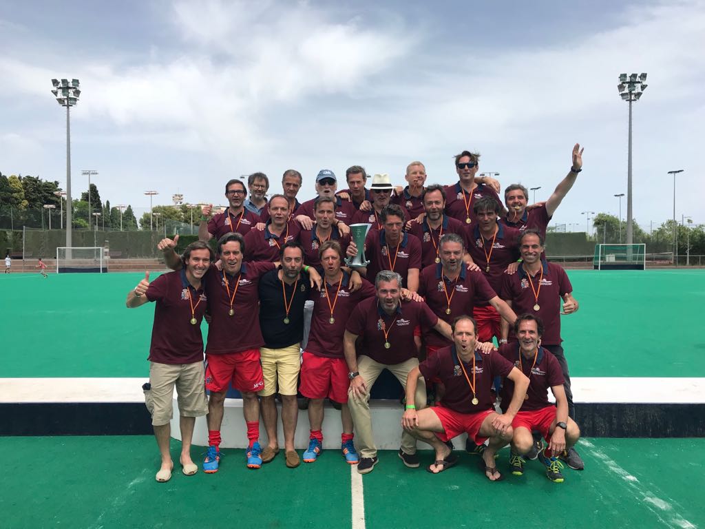 Polorroseros's tweet photo. Señores: Somos los campeones de España!!!!!! Ale Polo Rosso!!! https://t.co/XUpheQ8Qto