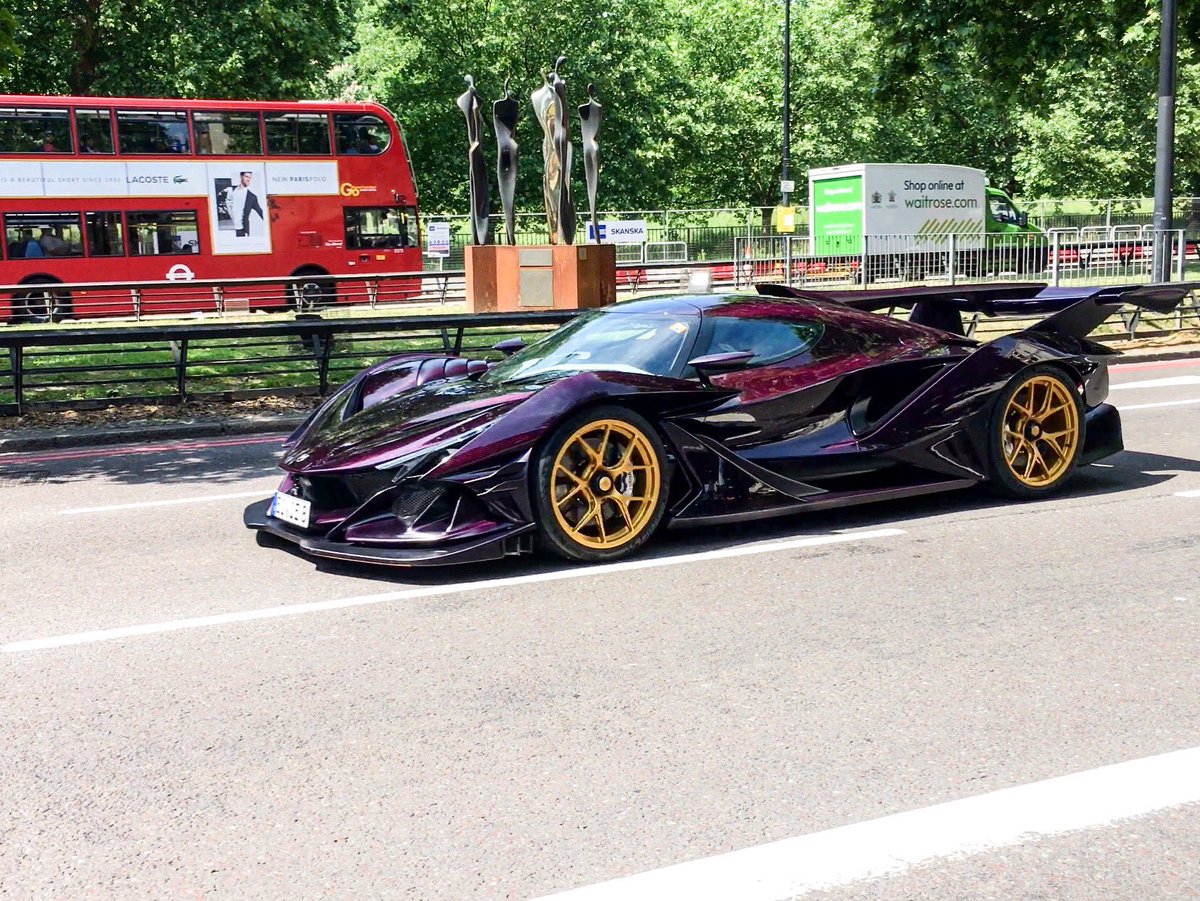 marta_AMG's tweet photo. It was one of the best weekends of my life.
So many hypercars! 

https://t.co/KkNn6wtArG 📸 

#hypercars #hypercarsinlondon #apolloIE #Pagani @OfficialPagani https://t.co/jbOw4dKFF9