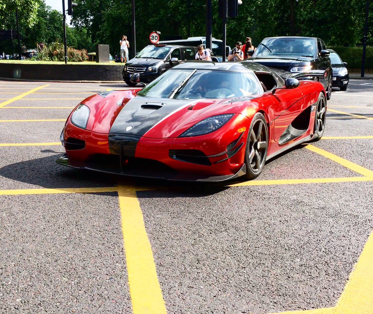 marta_AMG's tweet photo. It was one of the best weekends of my life.
So many hypercars! 

https://t.co/KkNn6wtArG 📸 

#hypercars #hypercarsinlondon #apolloIE #Pagani @OfficialPagani https://t.co/jbOw4dKFF9