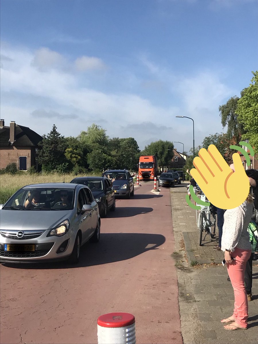 SchoolVarik's tweet photo. Daar gaat groep 7/8 #schoolkamp #uden https://t.co/0IwdGxDz31