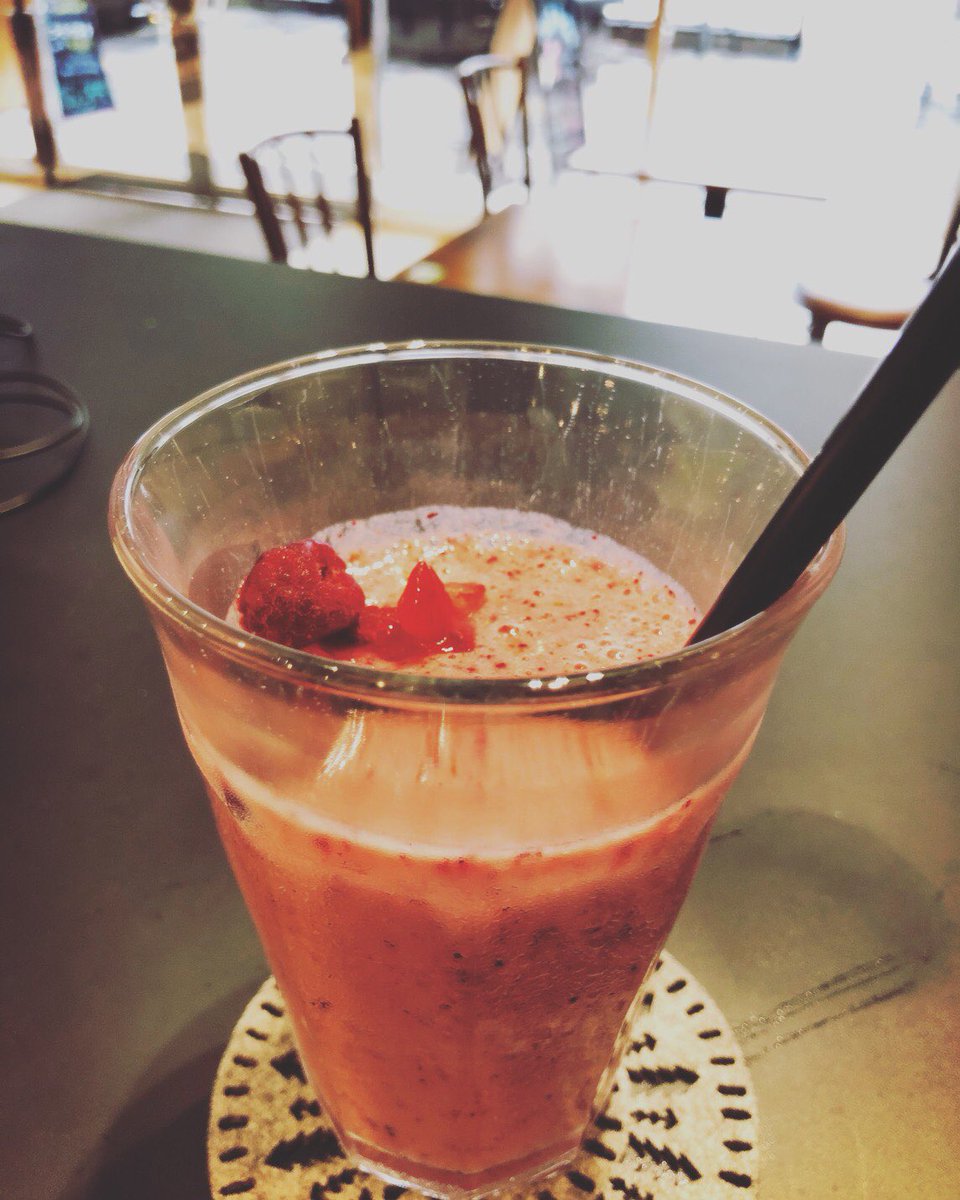 POSCAFE1's tweet photo. こんにちは(・ω・)ノ

こちらはミックスベリースムージーです甘酸っぱくさっぱりとしていて
夏にもってこいの商品��す
是非ご賞味ください！
お値段は420円です
#POSCafe
#iwakuni 
#iwakunicafe 
#ミックスベリー
#スムージー https://t.co/5Cbsws87Qk