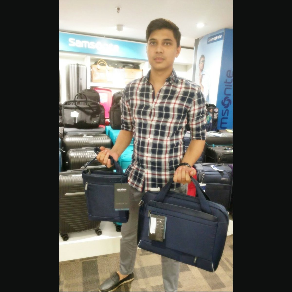 mensaurus's tweet photo. Also, @MySamsonite new's range of waterproof bags is really cool and you should definitely check them out!

#ShoppersStop #Mensaurus #Mumbaisblogger #Stylist #MensStyle #MensStylist #LifestyleBlogger #StyleUpdate https://t.co/mUy1AVYe5H