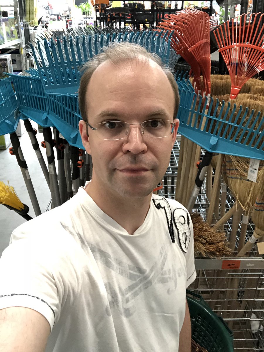 NicolasPoeltl's tweet photo. #Digitalisierung Heute zu Besuch im Rechenzentrum von Obi #andersdenken https://t.co/bC3eyQeJ1A