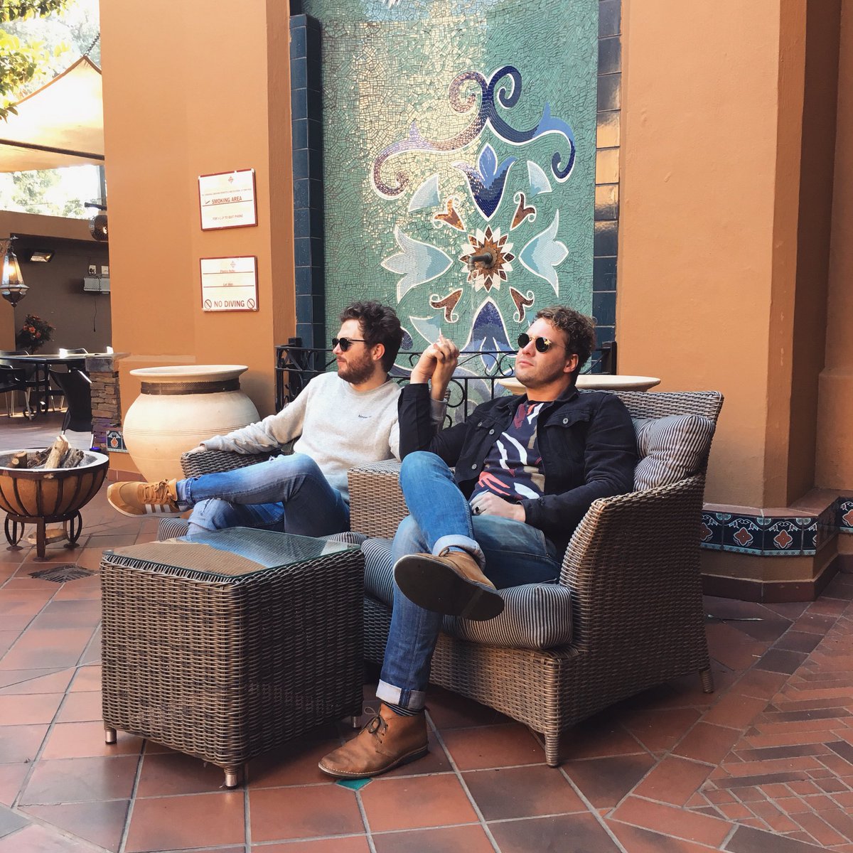 We did it! Thanks to everyone that came out to the acoustic shows in Gauteng this weekend. We love you all! Here we have <a href="/laudoliebenberg/">Laudo</a> &amp; <a href="/AndrewDavs/">Andrew Davenport</a> enjoying the luxury facilities at <a href="/ElephantRoyal/">Royal Elephant Hotel</a>. Champions!
