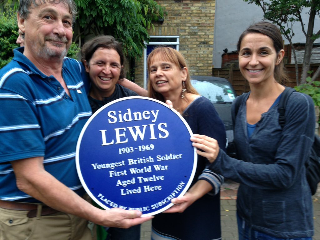 summerstown182's tweet photo. It's time to call in the services of the brilliant Jean-Marc, veteran plaque & curtain fixer from #SPUD182 & #BOB182 Now he's looking after #FirstLadySadie #LostWomenOfBritishJazz #Sadiemania https://t.co/HijntQ1tPV