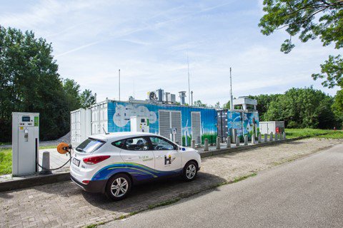 SBH_Helmond's tweet photo. Ooit al eens gedacht om op waterstof te rijden? In Helmond kan het!
Zelf ervaren? Kom naar de bijeenkomst op 21 juni @AutoCampus_NLD https://t.co/l5lligk8nW
#brandstofvandetoekomst #rijdenopwaterstof https://t.co/rrwKK4FS0I