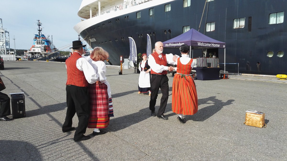 MaritaAnstead's tweet photo. Great to welcome the elegant #Prinsendam to sunny #Turku. Hope you enjoy your stay 🌞 @HALcruises @PortOfTurkuFI https://t.co/fHbWqpOkv2