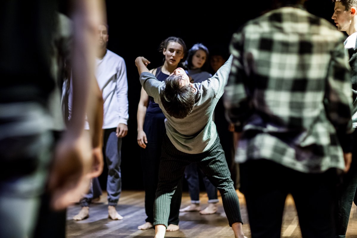 Reserveer nu je tickets voor de Zomerspecial op 22 &amp; 23 juni. Normaal hartstikke dicht voor publiek van buiten maar voor deze ene keer gooien we de deuren open! Je kunt werk zien van Das Lemniscaat, Abdel Daoudi, Rosa Sanne, PAX en Abdelhadi Baaddi

wijzijndox.nl/voorstelling/p…