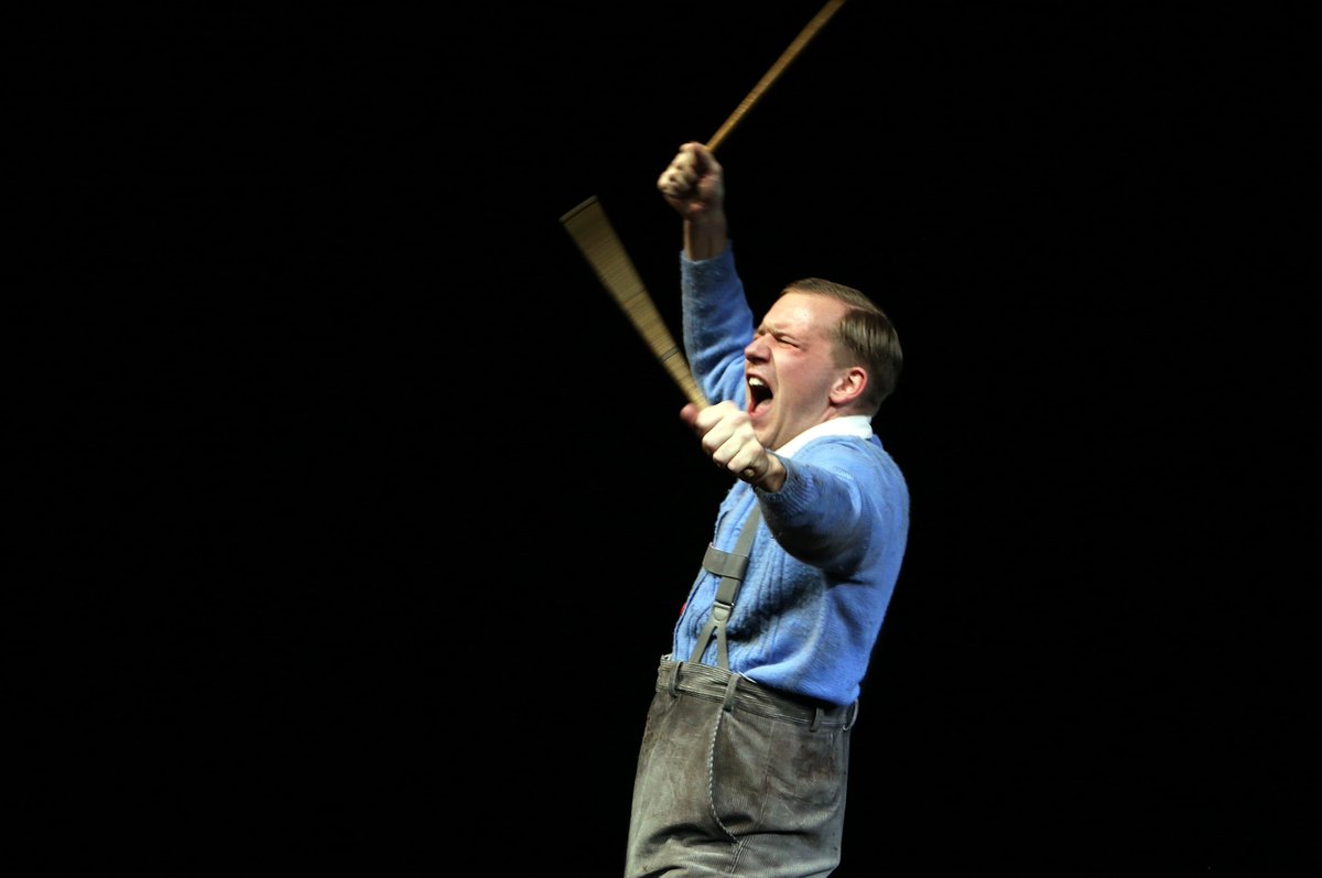blnensemble's tweet photo. nur noch vier Wochen bis Spielzeitende: wir starten in eine neue Theaterwoche am #BE, u.a. mit "Der aufhaltsame Aufstieg des Arturo Ui", ""Die Dreigroschenoper", "Die Blechtrommel" und "Dekameron"! #BEui #BEdreigroschenoper #BEblechtrommel #BEdekameron https://t.co/98xWbRHaVm