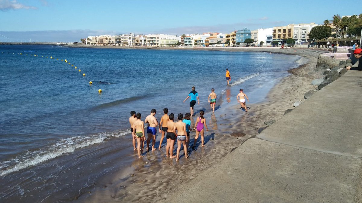 AytodeAguimes's tweet photo. Las  concejalías de Educación, Playas y Medio Ambiente del Ayuntamiento de la Villa de Agüimes organizaron una serie de talleres de sensibilización y concienciación con motivo de la conmemoración, el pasado viernes 8 de junio,  del “Día Mundial de los Océanos”. https://t.co/foGchDNIdP