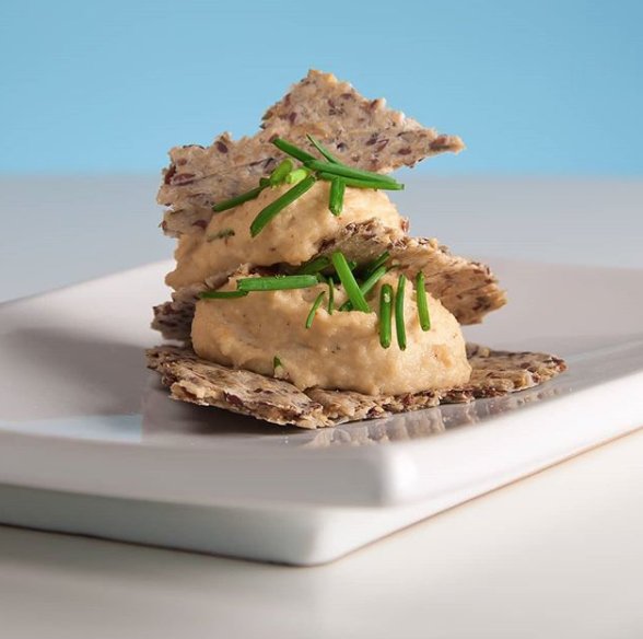 Alternanza di consistenze, cialde di #legumi e crema degli stessi legumi nel #master di #altacucina con #chef <a href="/ChefSimone/">Simone Salvini</a> (ph. credit <a href="/elBelgio/">el Belgio</a> )
#ghitaacademy #scuoladicucina #corsodicucina #livello #avanzato #ristorazione #alberghiera #vegano #vegan 

academy.funnyveg.com/corsi/corso-di…