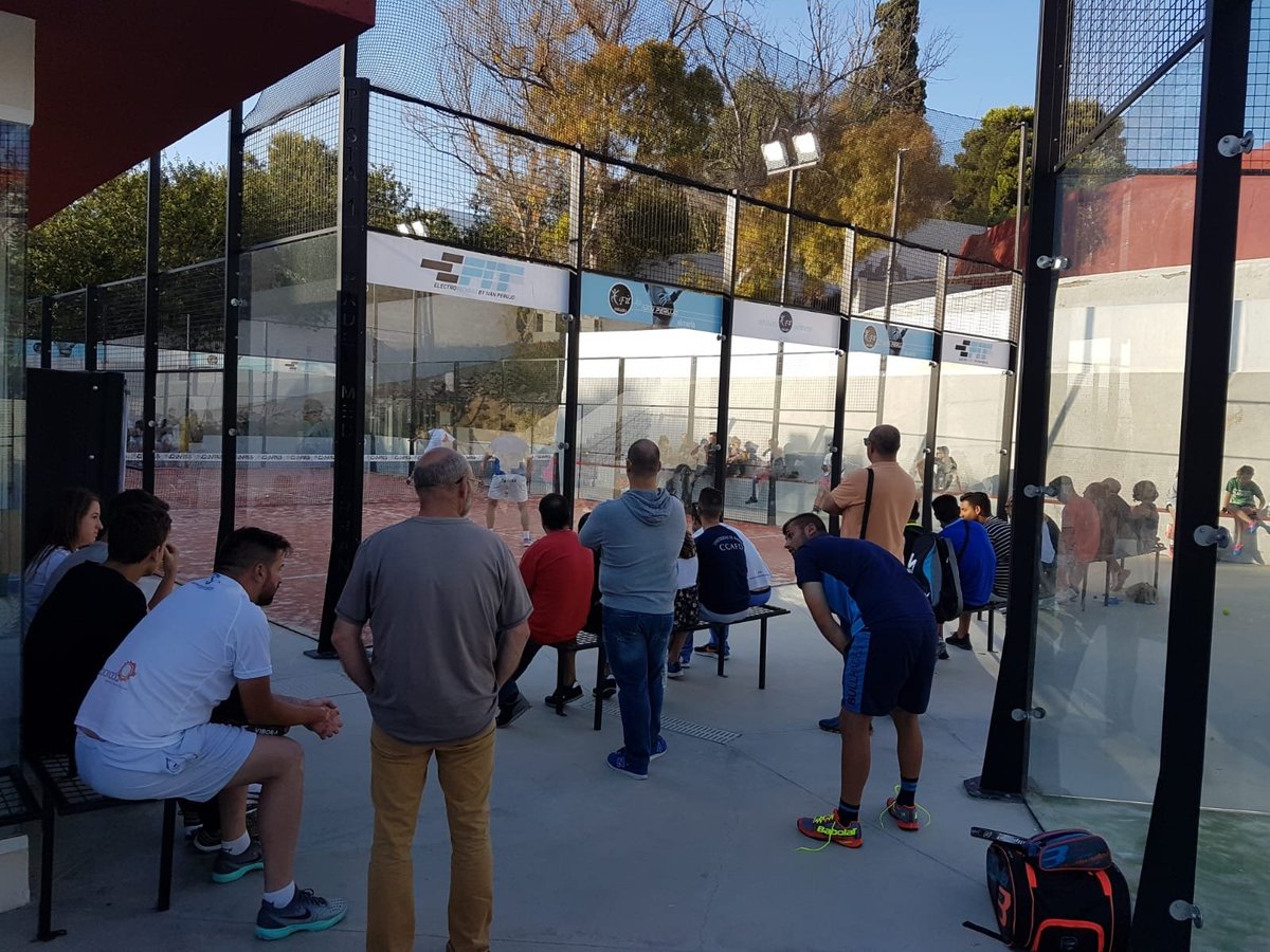 ¡¡¡Esperando a la final!!! ¡Ambientazo en el Club en el I Torneo de Primavera de Club Pádel Mediterráneo! #padel #padelmediterraneo #Almeria #torneo