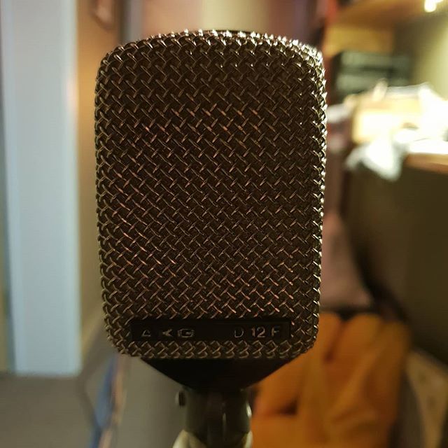 SoundMachineRS's tweet photo. D12e for the room win. #akg #studiolife #pegbucket #thingsarebetterinthenong https://t.co/KVEiKLjCqC https://t.co/uewrfgJ6Nf